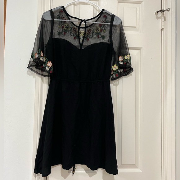 True Destiny Floral Embroidered Black Mini Dress size small - Picture 6 of 8